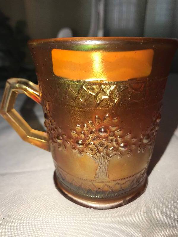 lot 322 image: Fenton, 1911, orange tree, marigold, mug