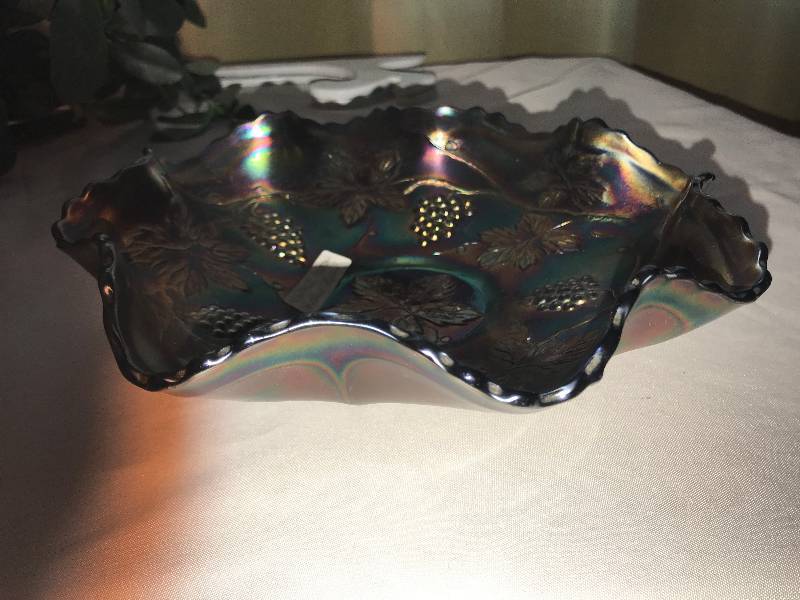lot 329 image: Fenton, vintage, white panel, Blue, Bowl