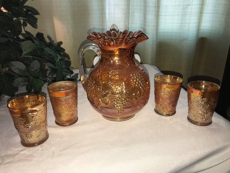 lot 333 image: Dugan, floral and grape, Marigold, water pitcher, 4 tumblers
