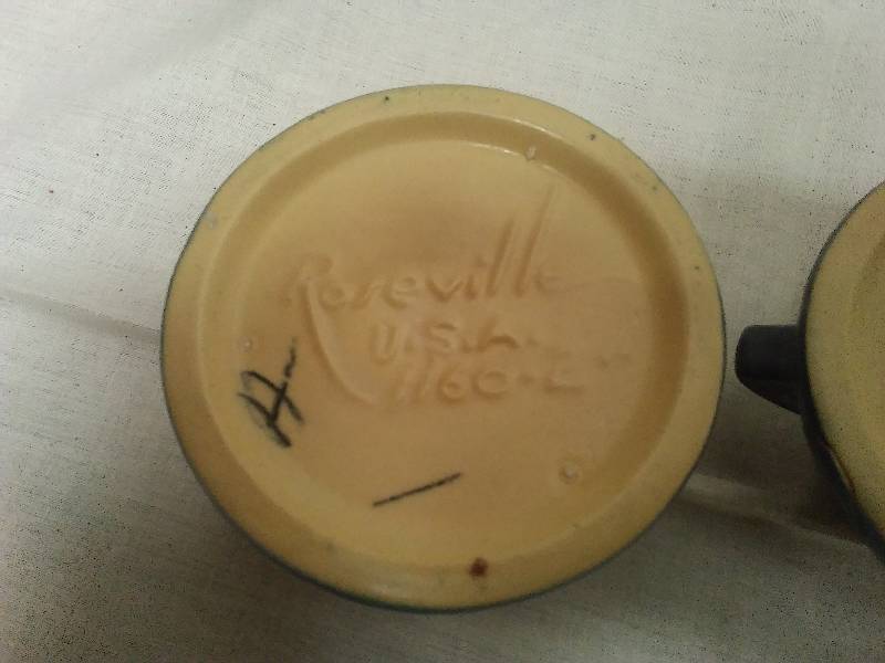 lot 402 image: Roseville 1160-2 in. Freesia