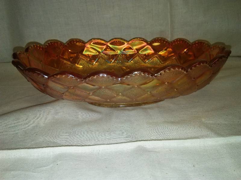 lot 414 image: Imperial Pansy Quilted Diamond Pickle Dish