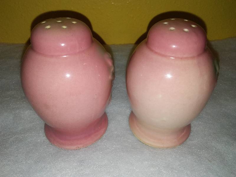 lot 394 image: Hull Sunglow Salt and Pepper