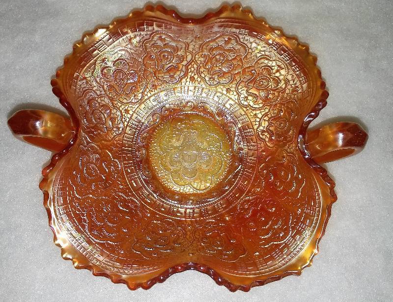 lot 357 image: Fenton iridescent marigold carnival glass, 2 handled bon-bon bowl