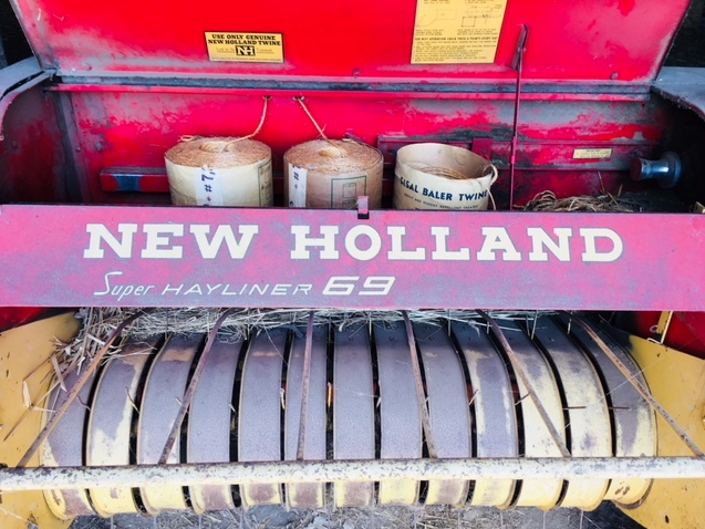 New Holland SUPER 69 Haybaler