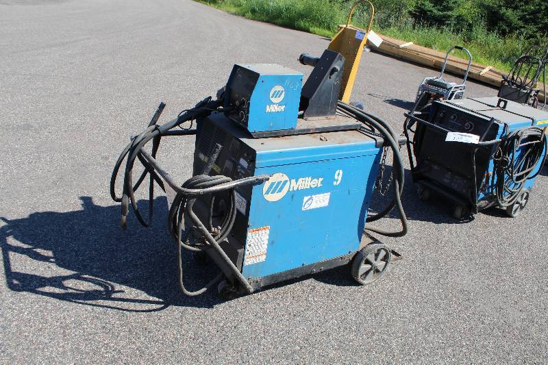 lot 128 image: Miller CP-302 CV-DC Welding Power Source