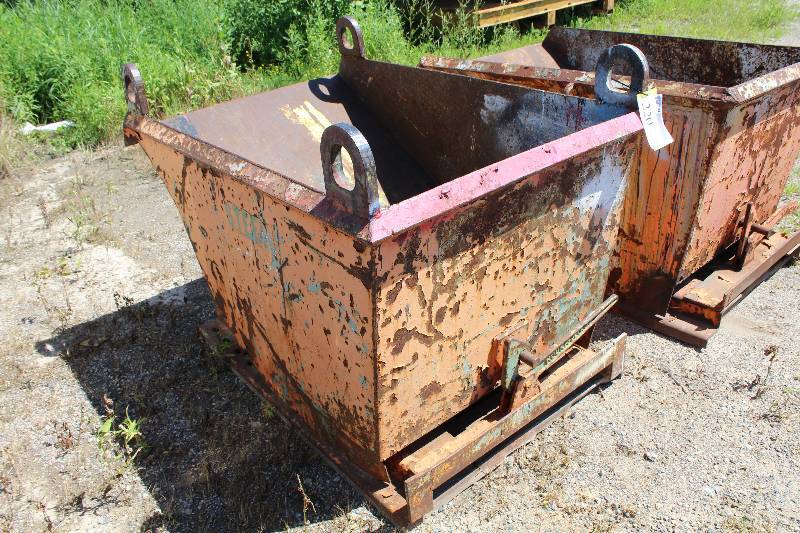 lot 220 image: Dump Bucket