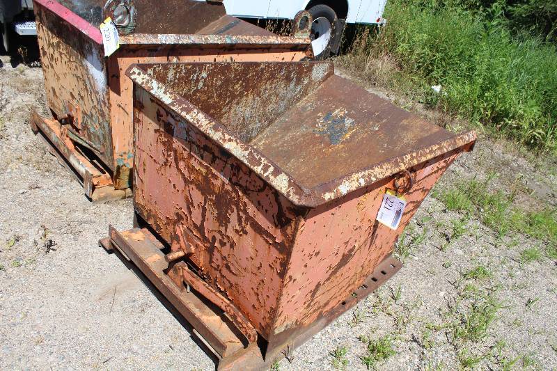 lot 221 image: Dump Bucket