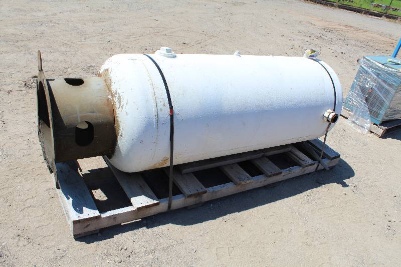 lot 190 image: 1974 Tank