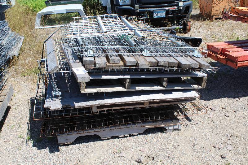 lot 200 image: Pallet Racking - Wire Racks