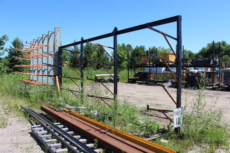 lot 215 image: Pallet Racking