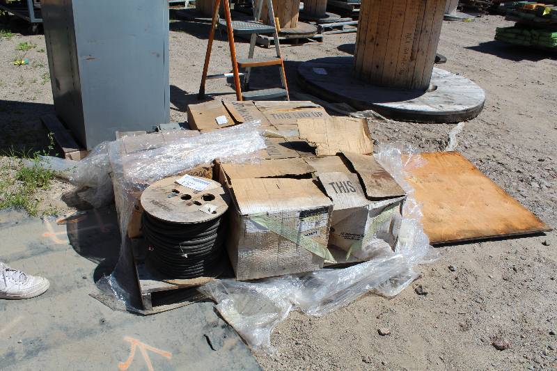 lot 157 image: GE Spectra Series Busway Plugs, Spools of Wire, And More