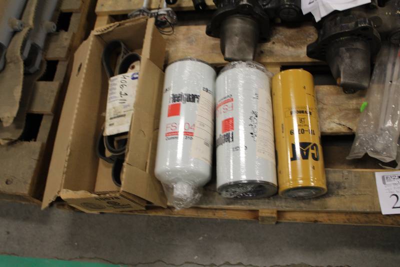 lot 225 image: Auto Parts - Oil Filters, Fan Belt, Wiper Blades, Pulleys, Fuel Indicators, Tensioner Belt, Alternator