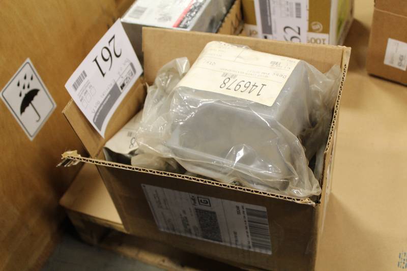 lot 261 image: Electrical Boxes