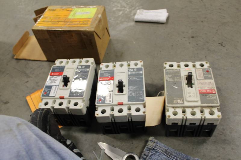 lot 257 image: Lot of (3) Cutler-Hammer Series C Motor Circuit Protectors