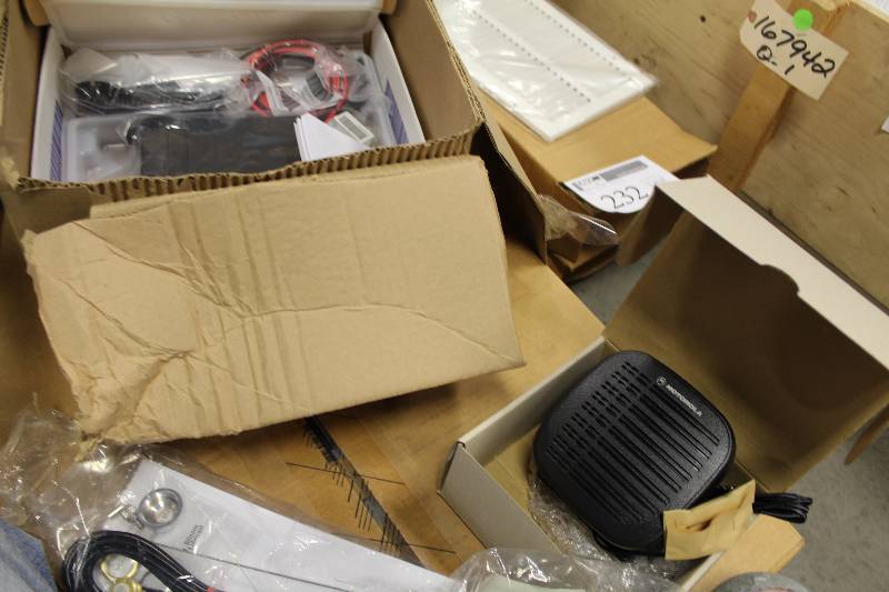lot 243 image: Motorola Standard Radio
