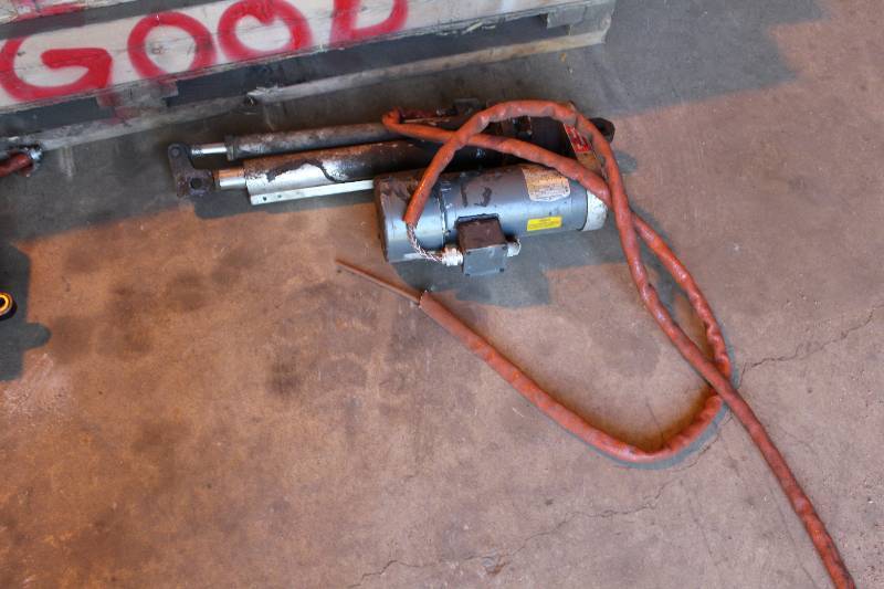 lot 309 image: Geeco Power Transmission Actuator w Baldor Industrial Motor