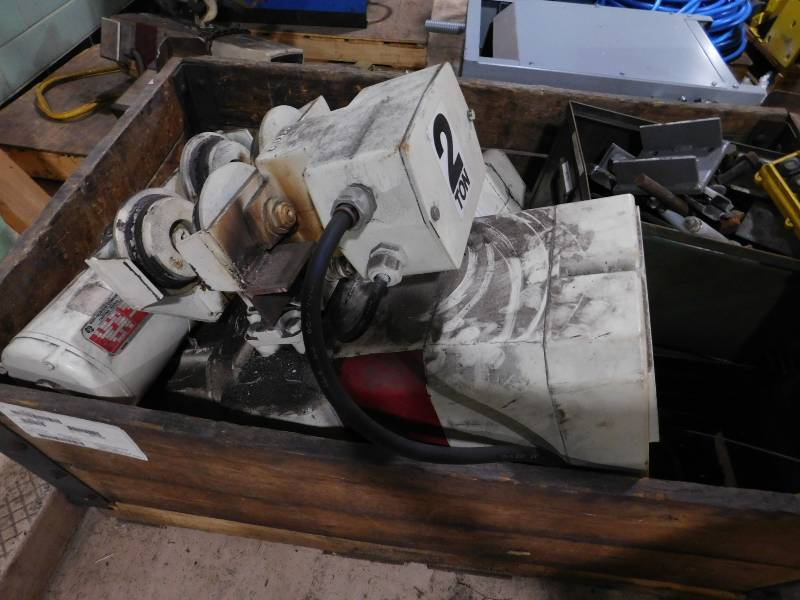 lot 15 image: 2 Ton Hoist Heads with Hardware