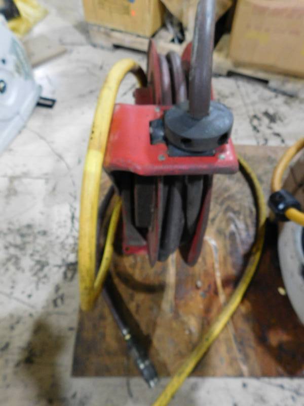 lot 19 image: Reel Craft Air Hose