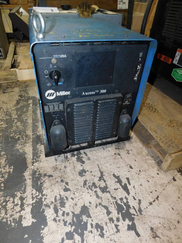 lot 27 image: Miller Axcess 300 Welder for Parts