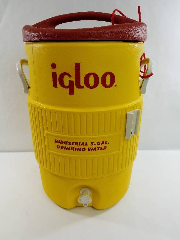 lot 26 image: Igloo Industrial 5 - Gallon Drinking Water Cooler