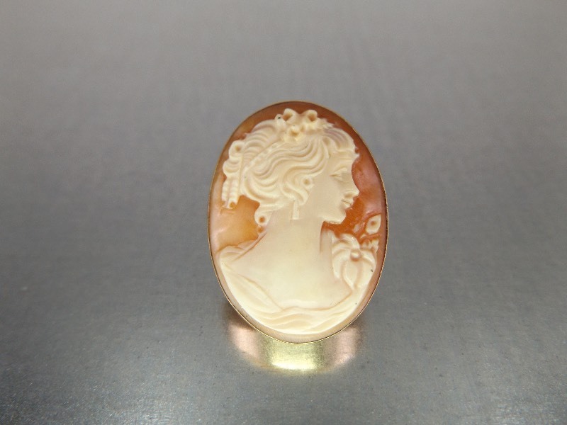 14K Yellow Gold Carved Shell Cameo Brooch