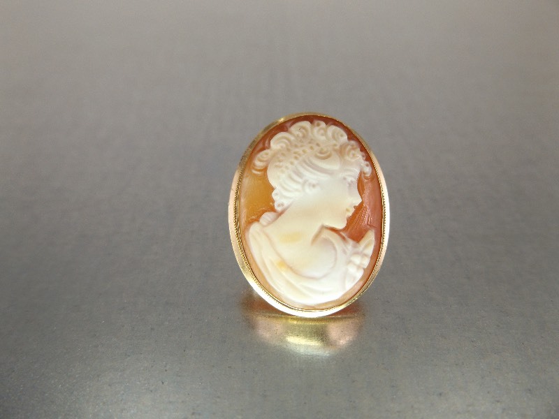 14K Yellow Gold Carved Shell Cameo Brooch