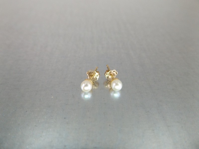 14K Yellow Gold Pearl Earrings
