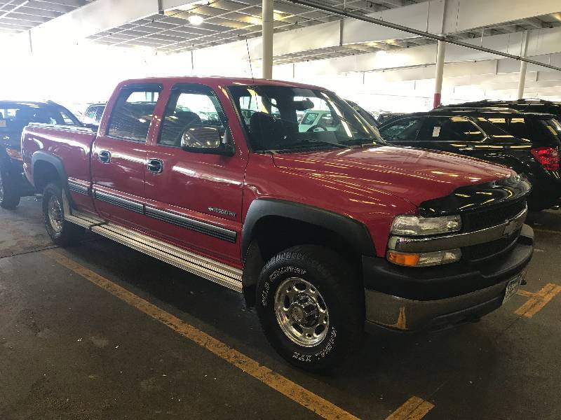 lot 2 image: 2001 Chevrolet Silverado 2500HD Crew Cab 4x4