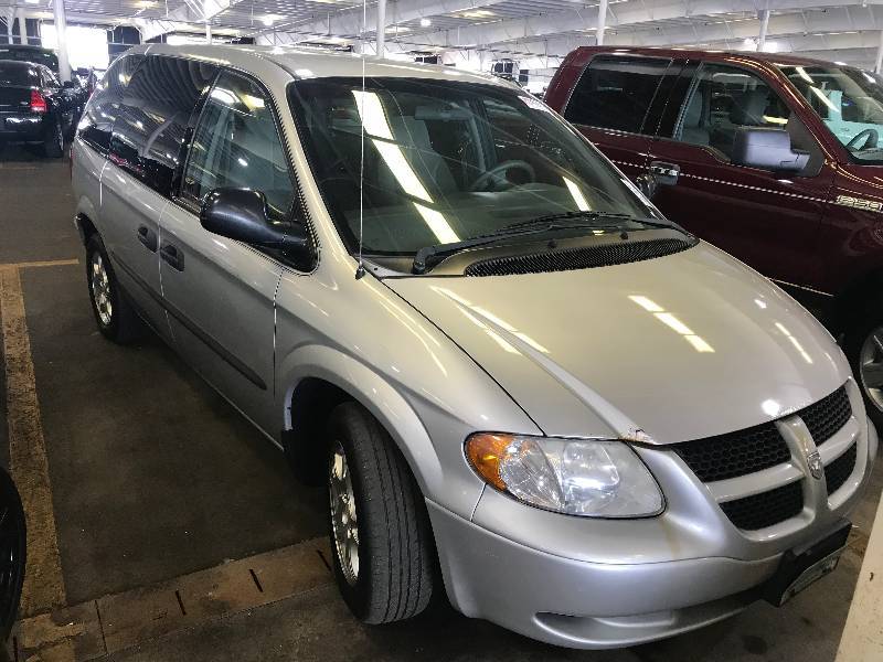 lot 7 image: 2003 Dodge Grand Caravan SXT