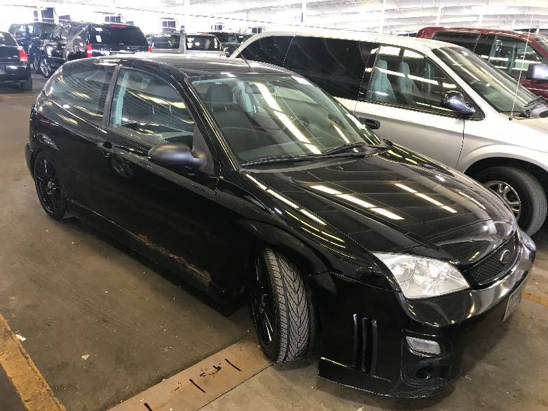 lot 8 image: 2005 Ford Focus