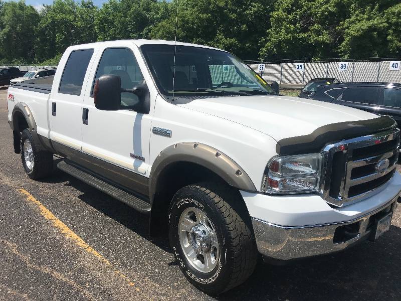 lot 11 image: 2005 Ford F-350 Lariat 4x4 Powerstroke Diesel