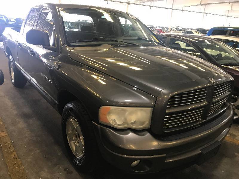 lot 18 image: 2004 Dodge Ram SLT