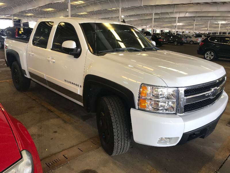 lot 25 image: 2008 Chevrolet Silverado LTZ 1500 4x4