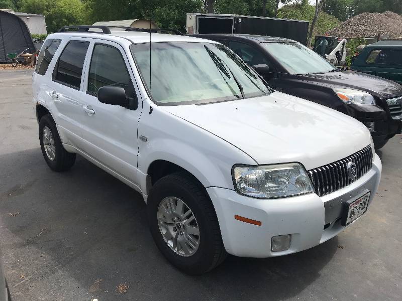 lot 37 image: 2006 Mercury Mariner