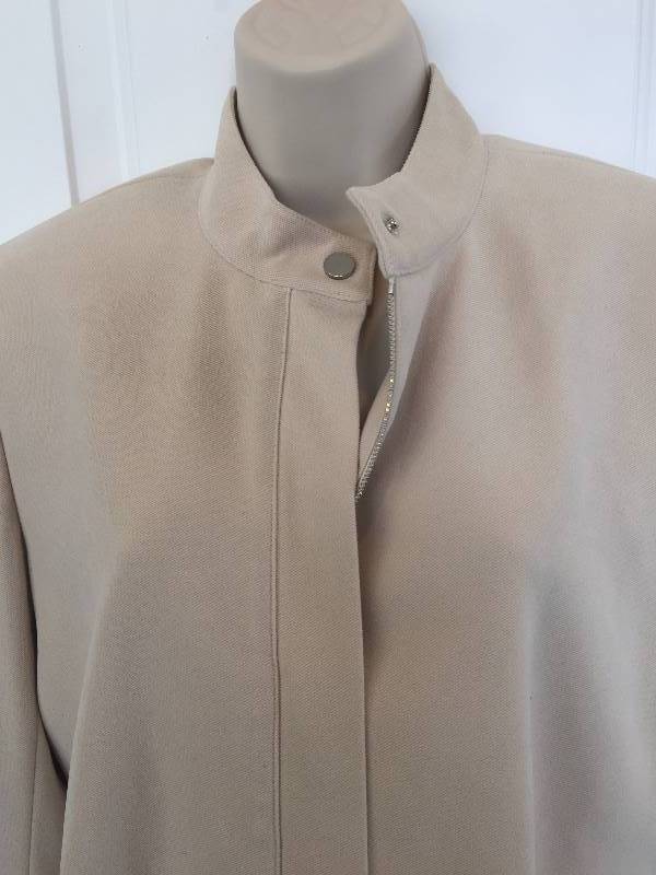 lot 457 image: NWT Doncaster Jacket Sz 10