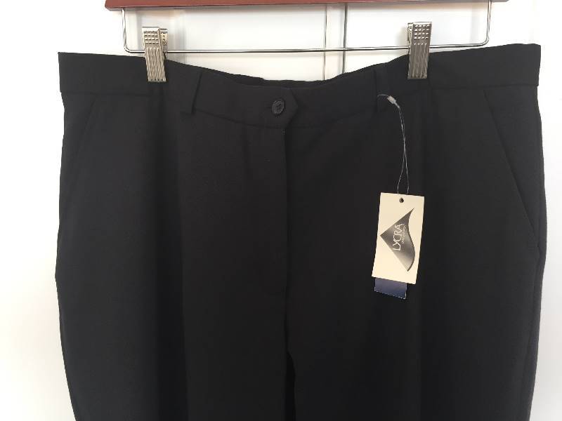 lot 466 image: NWT Mari Philippe Pants Sz 46 US 16