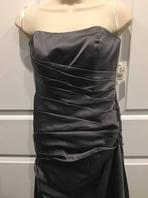 lot 533 image: NWT Davids Bridal Long Dress Sz 2
