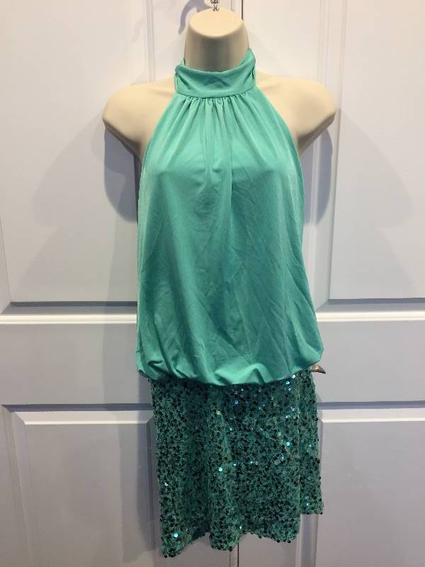 lot 577 image: NWT Speechless Sequined Dress Sz Small