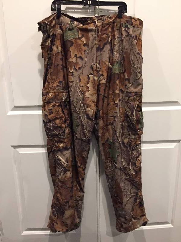 lot 542 image: Mad Dog Gear Camo Pants X-Large