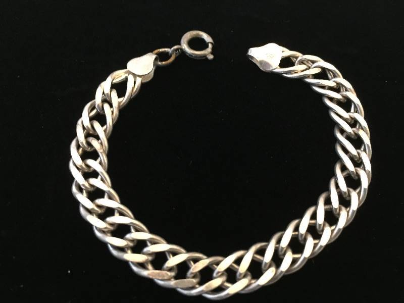 lot 423 image: Bracelet - Sterling Silver - Heavy Chain
