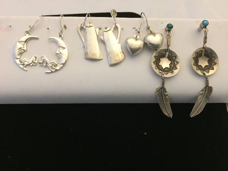 lot 435 image: Pierced Earrings - Sterling Silver