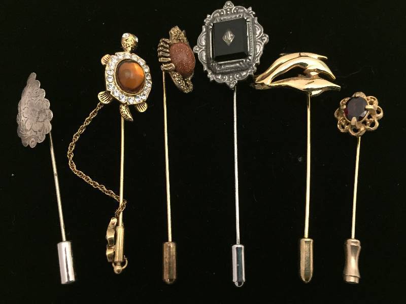 lot 462 image: Vintage Stick Pins