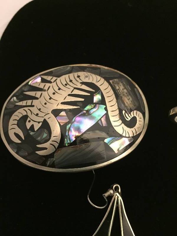 lot 465 image: Abolone Inlaid Jewelry - Earrings, Belt Buckle, Bracelet