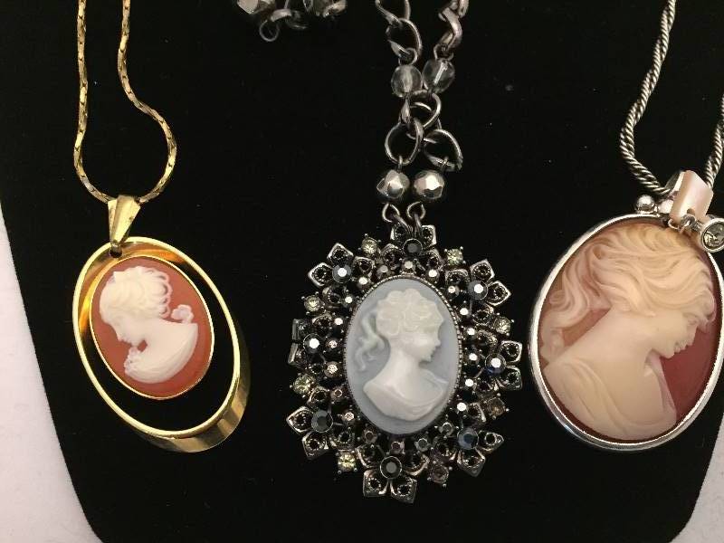 lot 501 image: Cameo Necklaces