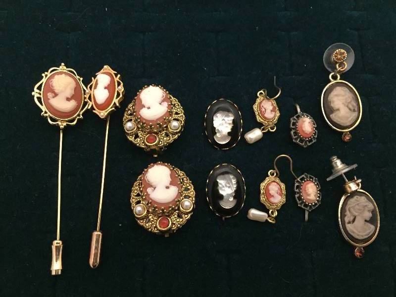 lot 573 image: Cameo Earrings & Stick Pins
