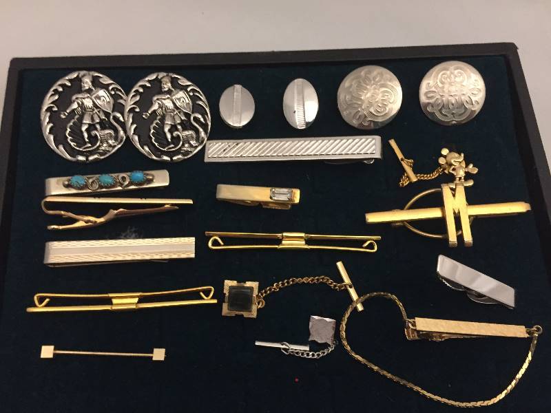lot 522 image: Mens Jewelry - Tie Tacs, Bars, Cufflinks, more