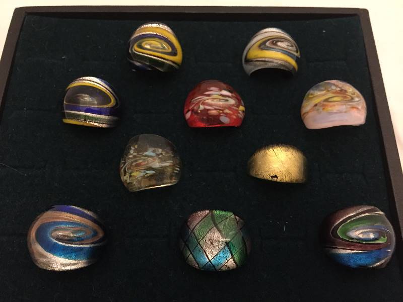 lot 525 image: Rings - Glass