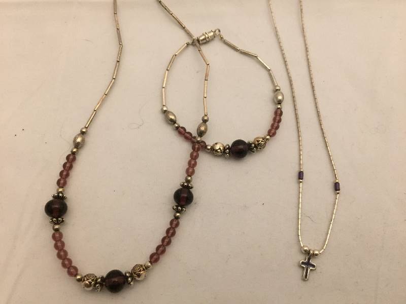 lot 531 image: Necklace & Bracelet - Purple Stones
