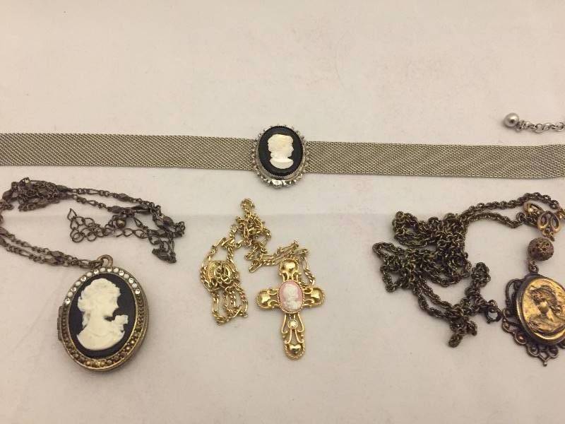 lot 546 image: Cameo Necklaces