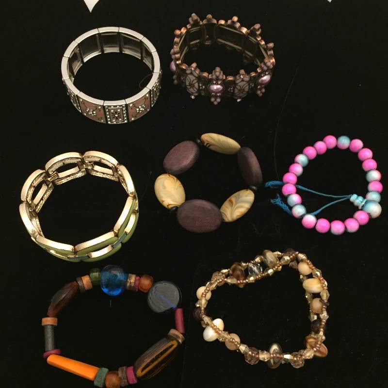 lot 570 image: Stretchy Bracelets